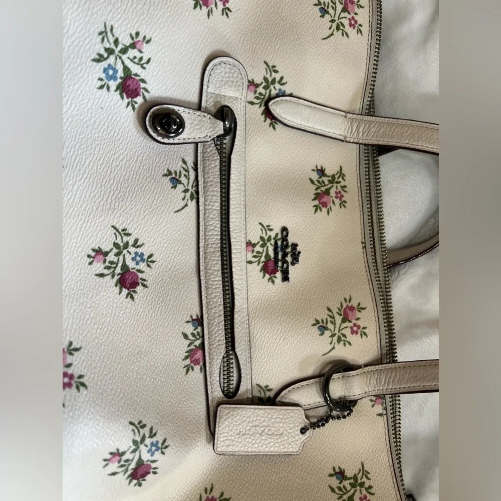 Taylor Cross Stitch Floral Print Small Tote! Perfect to travel - Picture 2 of 6